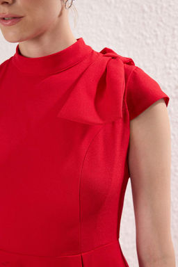 TRENDYOLMILLA Beyaz A-Kesim Piliseli Dokuma S?k Elbise TPRAW25EL00151  фото 7