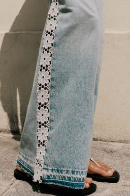 Z1975 WIDE-LEG HIGH-WAIST JEANS WITH CROCHET TRIM - Zara фото 17
