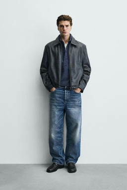 CAZADORA REGULAR FIT EFECTO PIEL / Azul