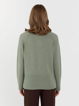 Свитер вязаный