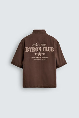 CAMISA ESTRUCTURA BOLSILLOS / Marr?n