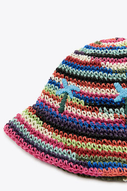 MULTICOLOURED BRAIDED BUCKET HAT