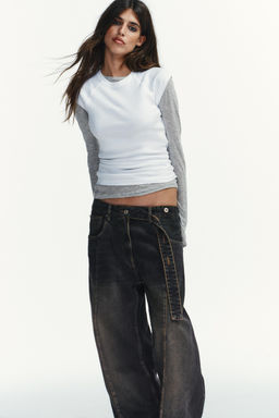 TRF OVERSIZED LOW-RISE JEANS