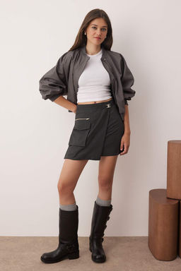 Antrasit Kemer ve Cep Detayl? Kruvaze Kapamal? Dokuma Mini Etek TWOAW26ET00017