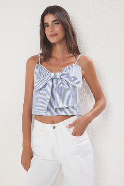 Trendyolmilla Mavi Fiyonk Detayl? Dokulu Cizgili Ask?l? Dokuma Dokuma Bluz TWOSS25BZ00501