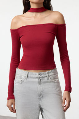 Trendyolmilla Kahverengi Carmen Yaka Choker Detayl? Fitted/Vucuda Oturan Crop Fitilli Orme Bluz TWOAW22BZ0531