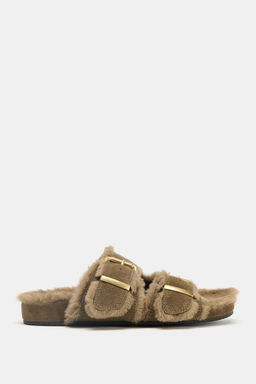 BUCKLED FLAT SHEEPSKIN SANDALS