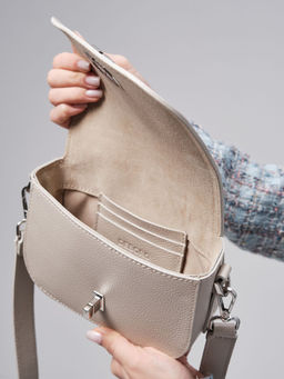 Сумка кросс-боди Deboro 30879 ванильное молоко