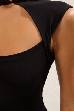 TRENDYOLMILLA Siyah Vucuda Oturan Orme Midi S?k Elbise TPRSS25EL00160 фото 4