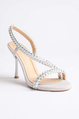 Gri Tas Detayl? 9,5 cm Kad?n Klasik Topuklu Ayakkab? TAKSS26TO00031