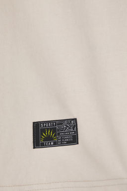 Yesil Oversize/Genis Kesim Eskitme/Soluk Efekt Etiket Detayl? T-Shirt/Atlet TMNSS25AL00001 - Trendyolmilla фото 7