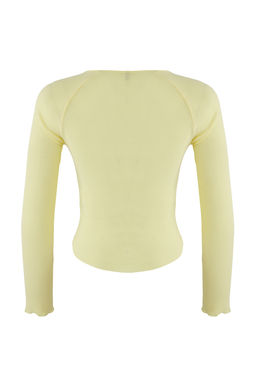 Teen Ac?k Sar? Fitted/Vucuda Oturan Crop/K?sa Orme Bluz TWOAW26BZ00080 - Trendyolmilla фото 6