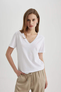 Базовая футболка из чесаного хлопка с короткими рукавами и V-образным вырезом стандартного кроя - Defacto фото 5