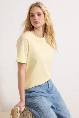 Ac?k Sar? %100 Pamuk Basic Bisiklet Yaka Orme T-Shirt TWOSS23TS00000