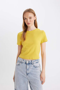 Классная базовая футболка в рубчик с круглым вырезом и короткими рукавами