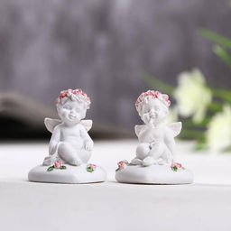 Цена за 2 шт. Фигурка полистоун «Ангелок сидит на сердце в венке из роз», 3.5×3×4 см, МИКС