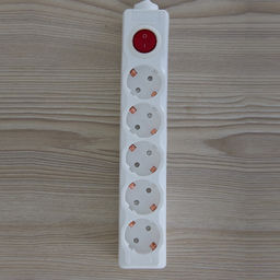 S-GSU5-5 WHITE Cетевой фильтр серии Universal, 5м (Пвс 3*0,75), 5 гнезд, с/з. 10А. Защита от перенапряжения, короткого замыкания. TM Uniel.