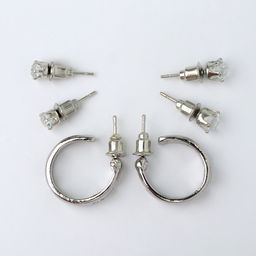 Набор 4 предмета: 3 пары серьги, 1 браслет Нежность, цвет белый в серебре - Qf фото 3