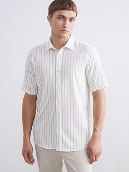 Regular Fit K?sa Kollu ?izgili Erkek G?mlek