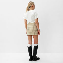Юбка мини женская на запах MINAKU: Casual Collection, принт клетка бежевая, размер 48