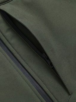 Ветровка мужская софтшелл виндстоппер с капюшоном спортивная цвета хаки 9615_1Kh