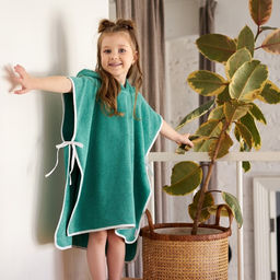 Полотенце-пончо Крошка Я Гномик, цвет зелёный, размер 24-32, 100 % хлопок, 320 г/м2