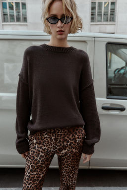 ANIMAL PRINT FLARE TROUSERS - Zara фото 3