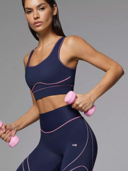 Моделирующий топ-бра с контрастными швами