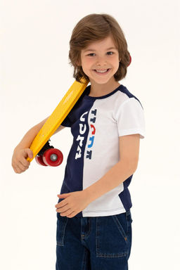 Детская темно-синяя футболка с круглым вырезом Неожиданная скидка в корзине