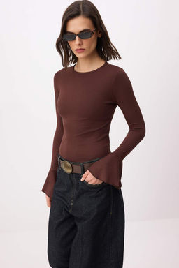 Kahverengi Fitted/Vucuda Oturan Volanl?/F?rf?rl? Yumusak Orme Bluz TWOSS26BZ00152