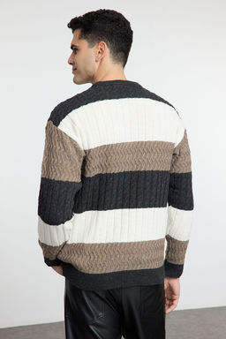 Vizon Oversize Bisiklet Yaka Renk Bloklu Triko Kazak TMNAW25KZ00054