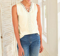 Топ с кружевом шампань