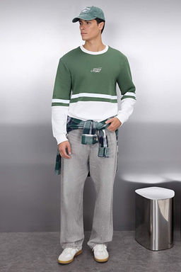 Haki Regular/Normal Kesim Uzun Kollu Bask_l_ Panelli Sweatshirt TMNAW23SW00140