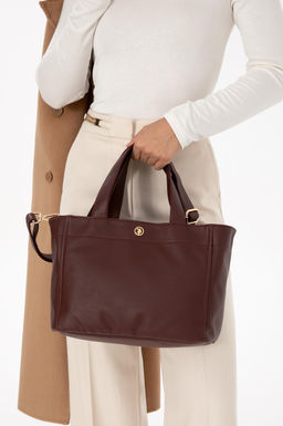 Kad_n Bordo _anta Sepette S_rpriz _ndirim