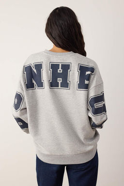 Gri Melanj Oversize/Genis Kesim Slogan S?rt Bask?l? Bisiklet Yaka Orme Sweatshirt TWOAW26SW00236