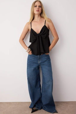 Trendyolmilla Beyaz Keten Gorunumlu Fiyonk Detayl? Ask?l? Dokuma Bluz TWOSS25BZ00249