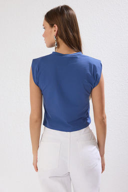 Trendyolmilla Siyah Vatkal? Fitted/Vucuda Oturan Bisiklet Yaka Crop Esnek Orme Bluz TWOSS23BZ00251  фото 11