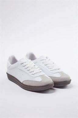 Beyaz Retro Bagc?kl? Kad?n Spor Ayakkab?
TAKAW25SN00005