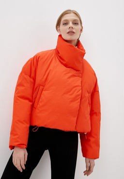 Короткая утепленная куртка