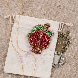 Klart набор для вышивания 10-001 Брошь. Гранат 5 х 7 см