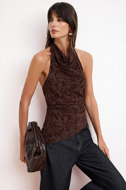 Kahverengi Cicekli Regular/Normal Kal?p Halter Yaka Kolsuz Tul Orme Bluz TWOSS26BZ00640