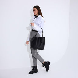 Сумка женская тоут на магните, чёрная