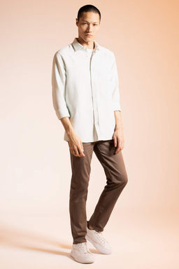 Узкие брюки приталенного кроя