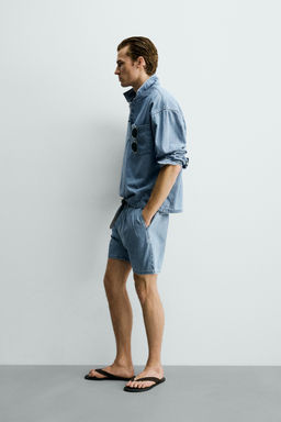 BERMUDA DENIM  RELAXED FIT PLIEGUES / Azul claro