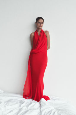 VESTIDO HALTER VISCOSA 100% ESCOTE FLUIDO / Rojo