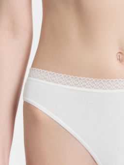 Цена за 2 штуки! Трусы женские классические в белом цвете белый1 412402 - Mark formelle фото 7