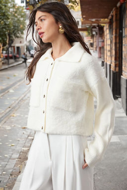 TRENDYOLMILLA Kemik Buklet Polo Yaka Mont Gorunumlu Triko H?rka TWOAW25HI00076