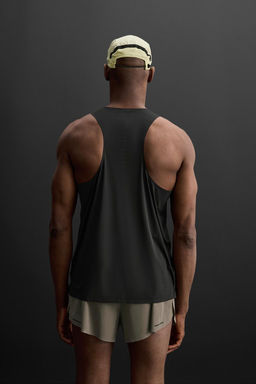 LIGHTWEIGHT TECHNICAL TANK TOP - Zara фото 13