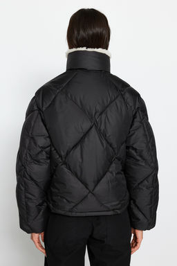 TRENDYOLMILLA Siyah Oversize Pelus Yaka Detayl? Su Itici Sisme Mont TWOAW24MO00008 фото 13