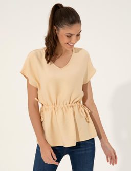 Bej Comfort Fit K_sa Kollu Bluz